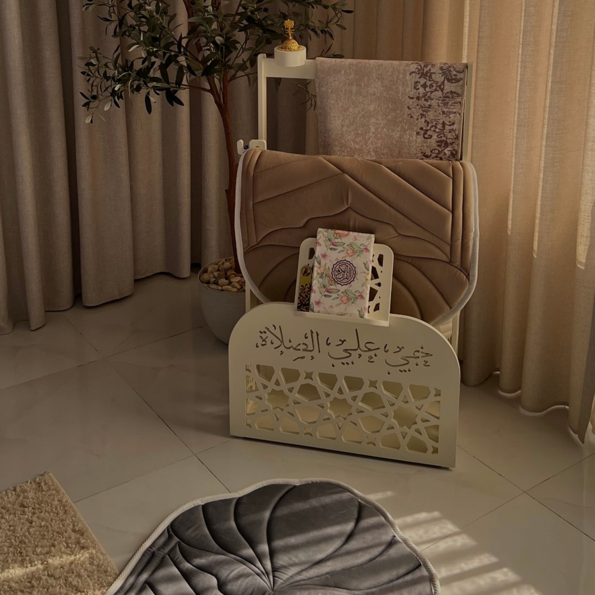 ركن الصلاة حجم كبير  الأكثر طلب (290ألف)